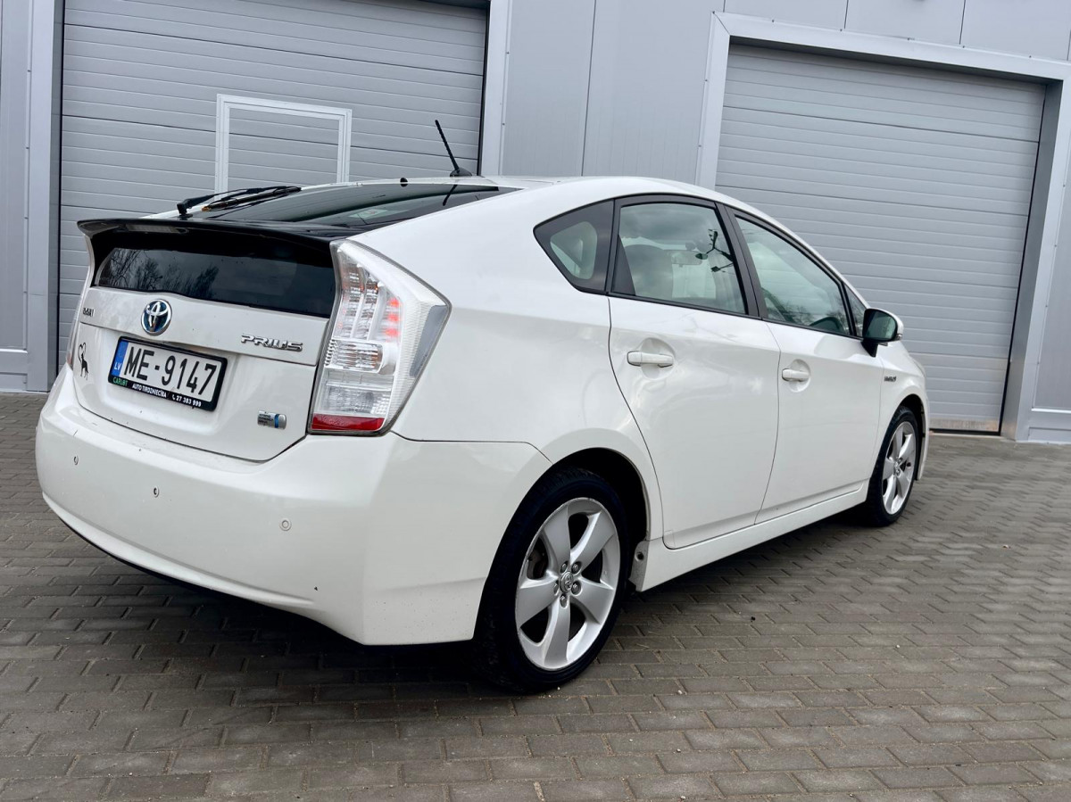 Toyota Prius 1.8 Hybrid.