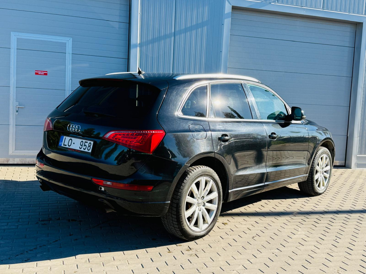 Audi Q5 2.0 benzīns.