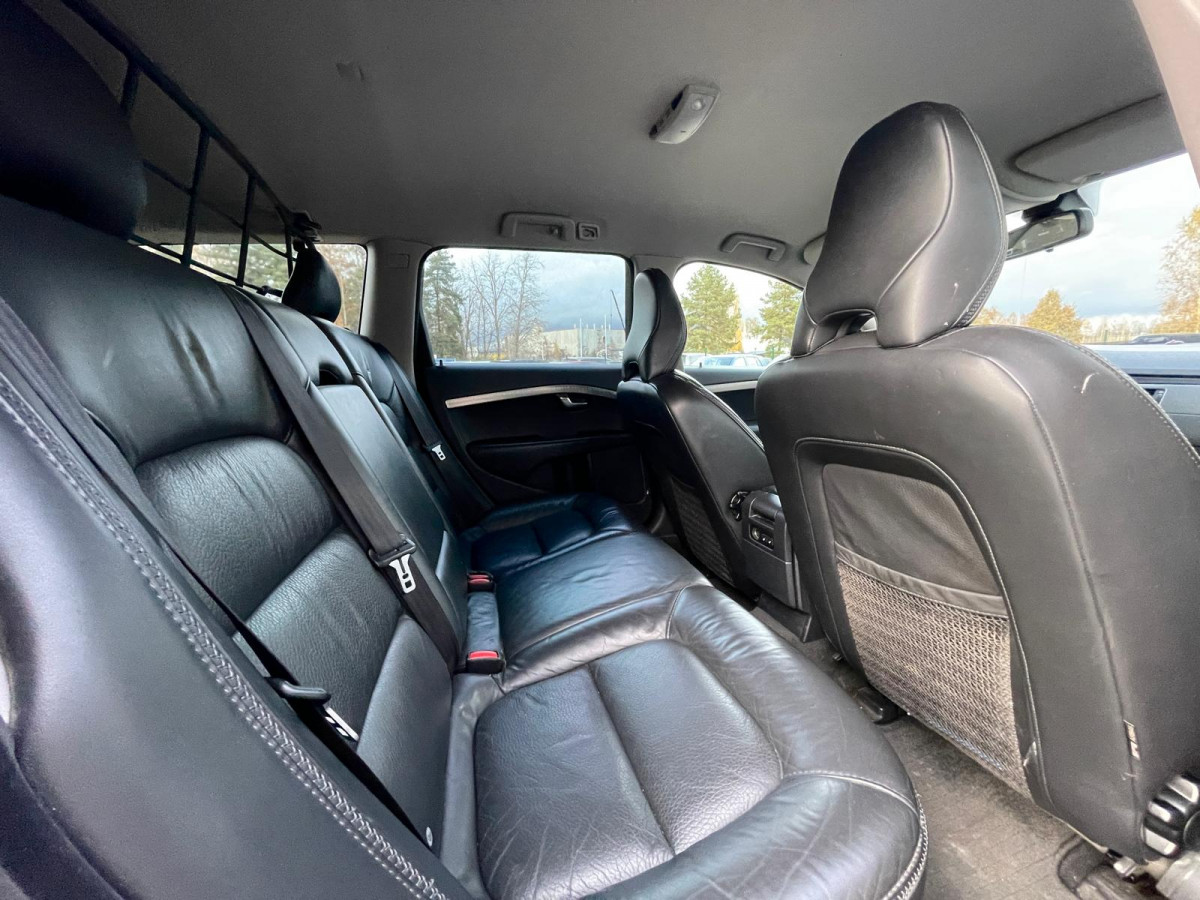 Volvo XC70 2.4D5 AWD.
