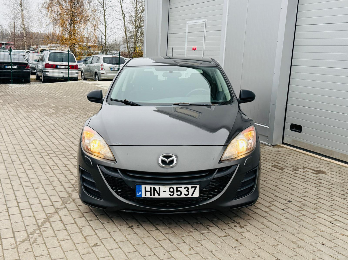 Mazda 3, 1.6 benzīns.