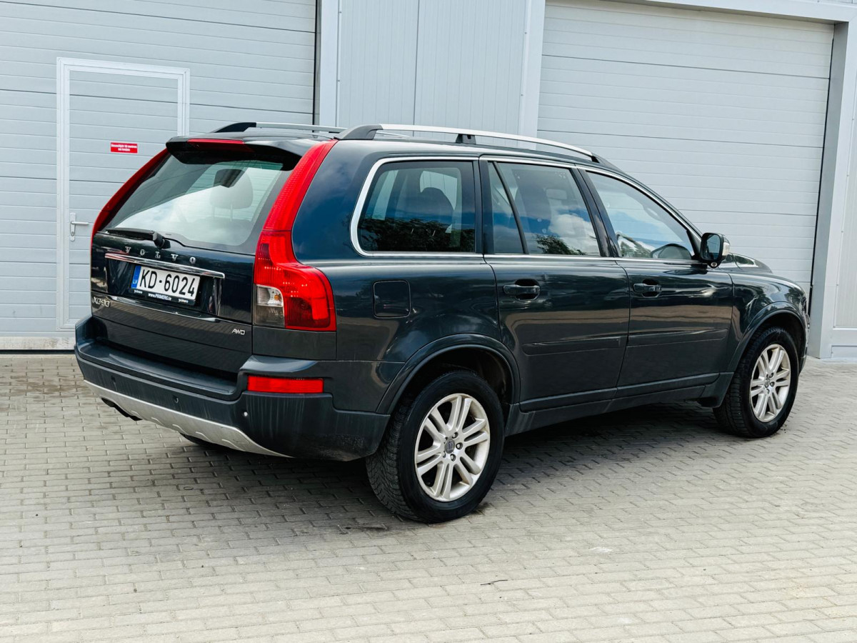 Volvo XC90 2.4D5 7 sēdvietas.