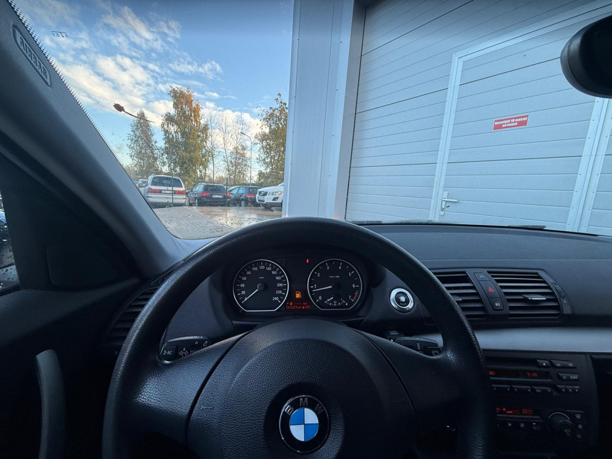 BMW 118, 1.6 benzīns.