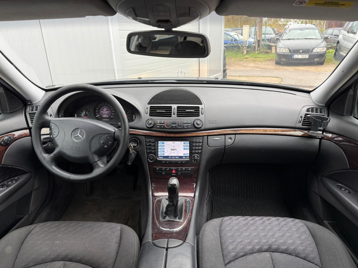 Mercedes Benz E240 2.6 benzīns/gāze.