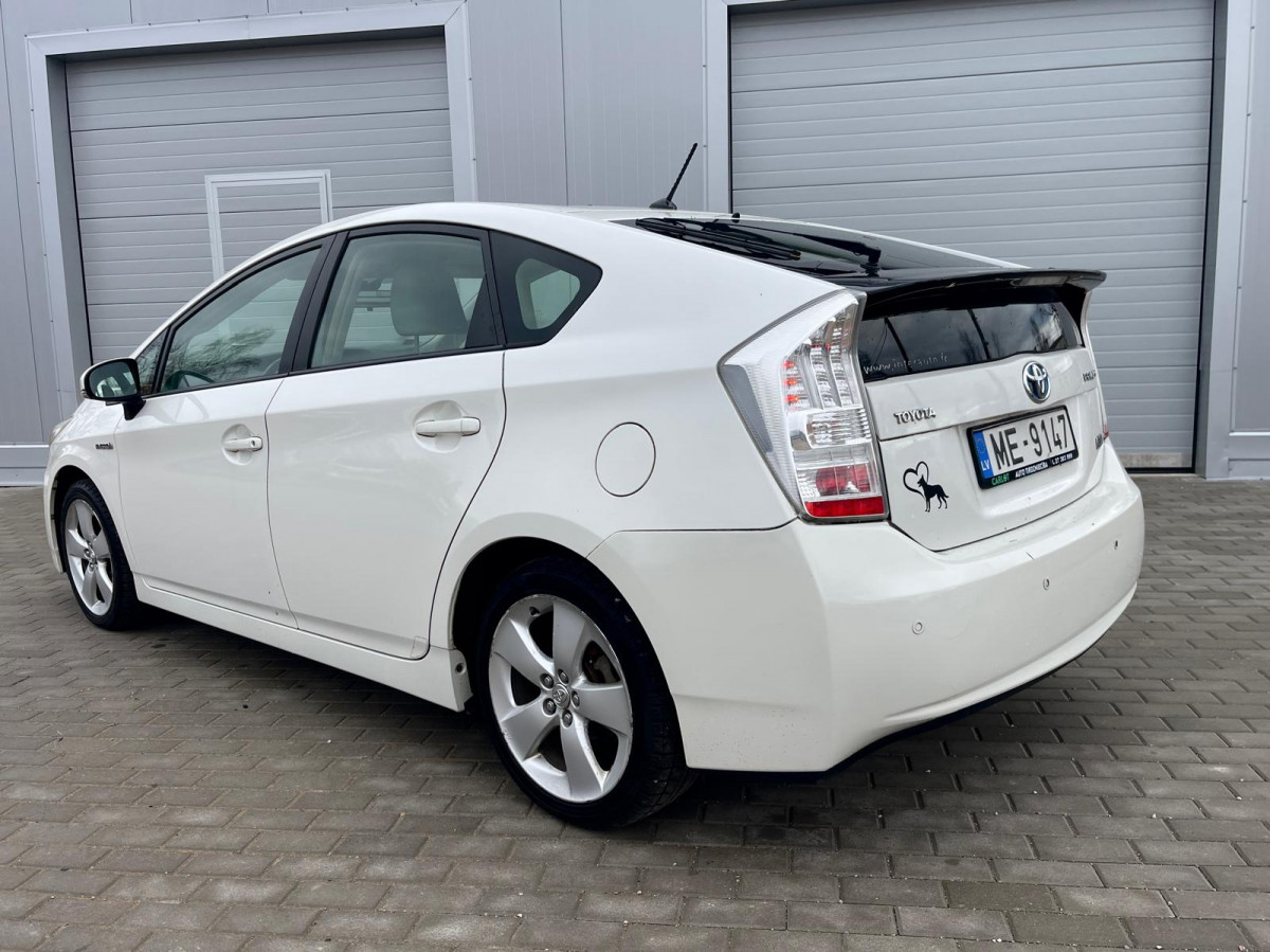 Toyota Prius 1.8 Hybrid.