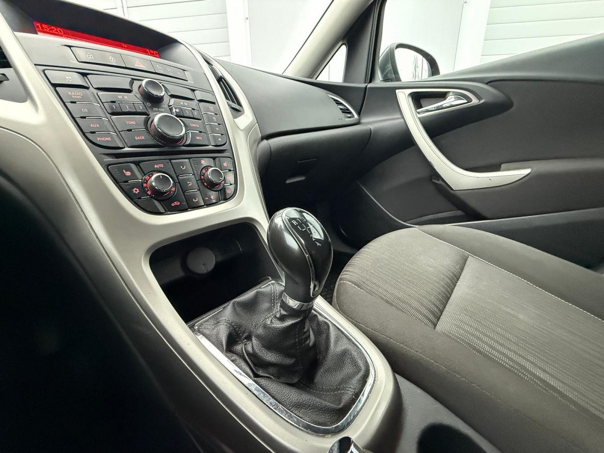 Opel Astra 1.6 benzīns.