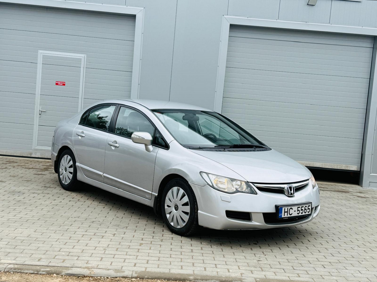 Honda Civic 1.8 benzīns