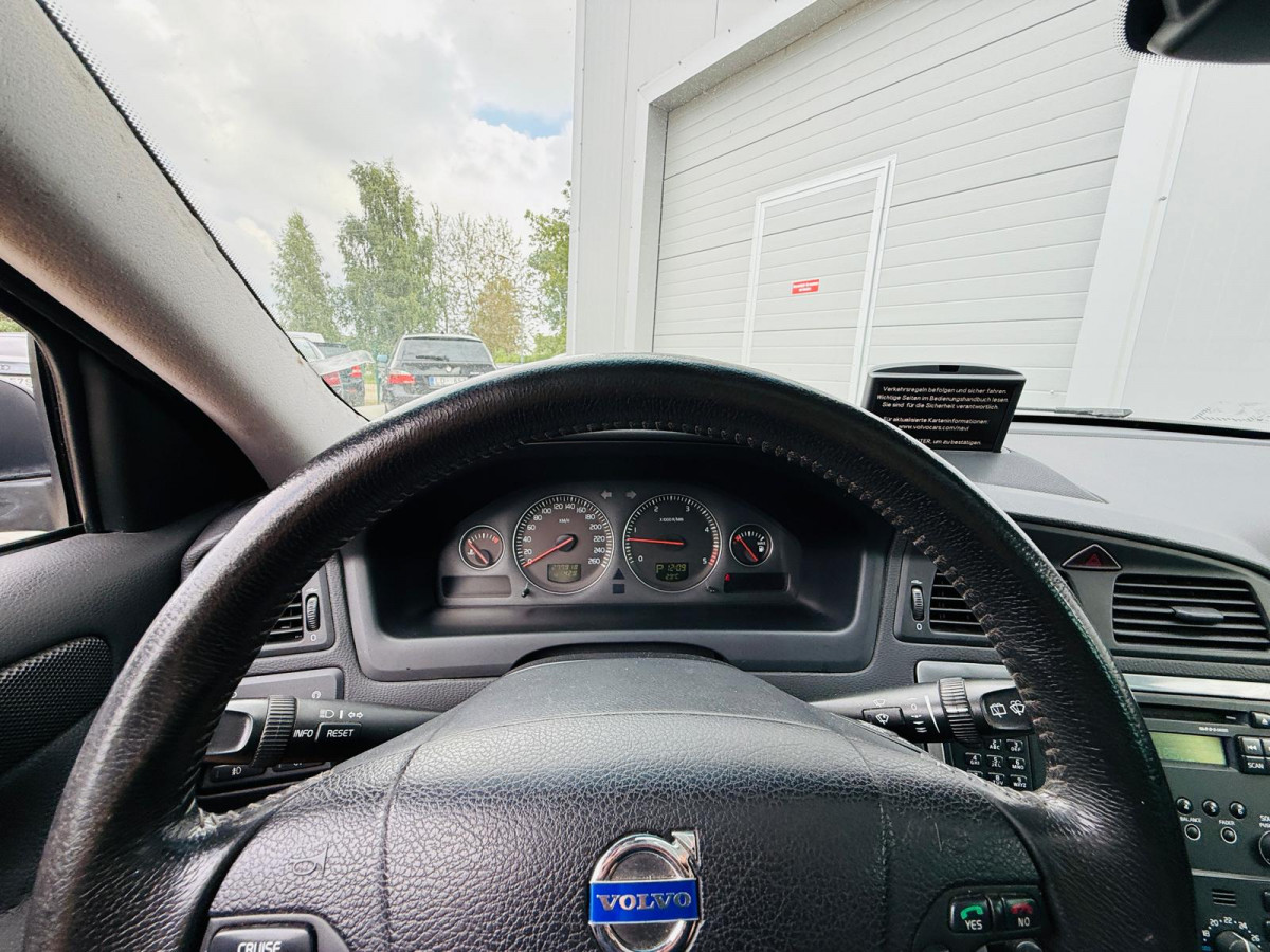 Volvo XC70 2.4D5 AWD.