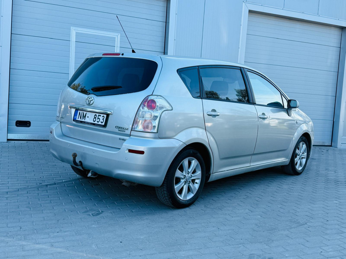 TOYOTA COROLLA VERSO 2.2 D4D