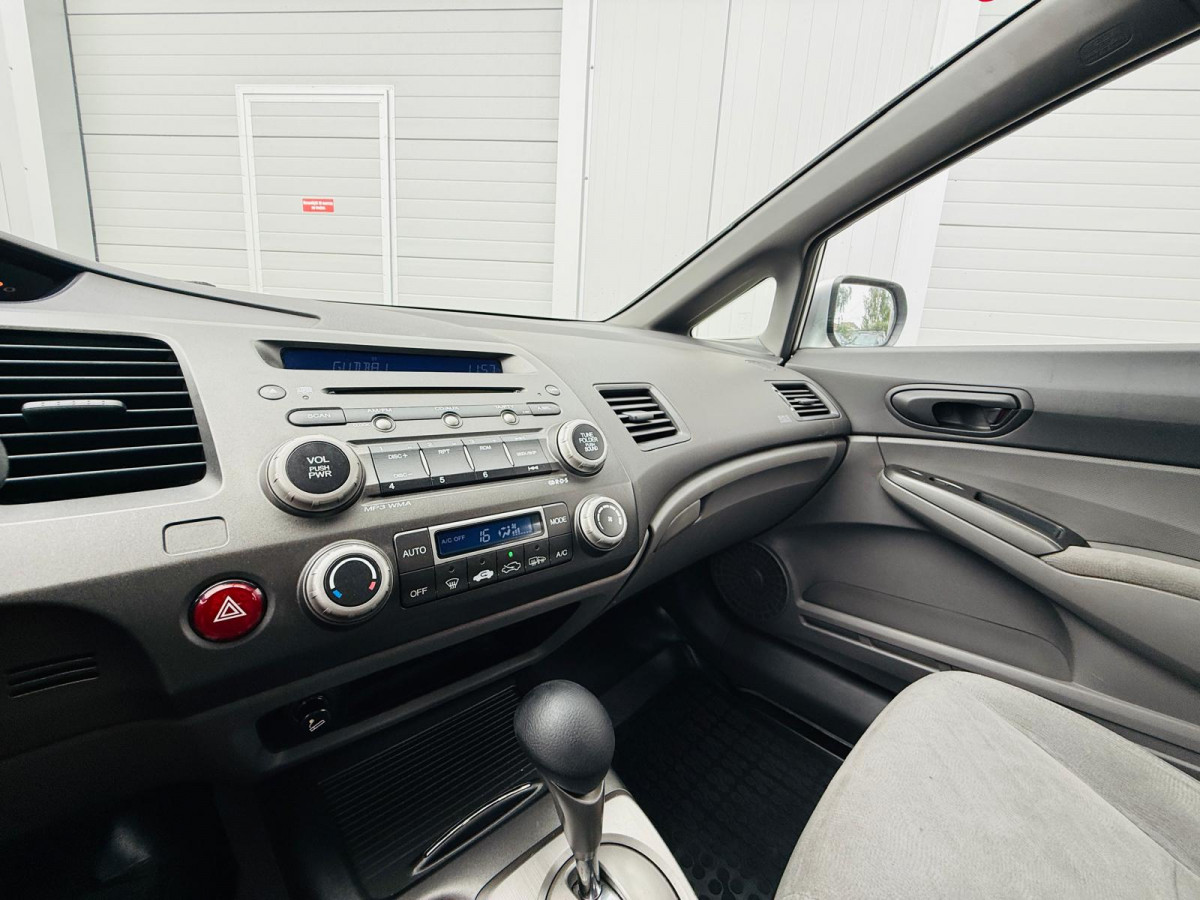 Honda Civic 1.8 benzīns