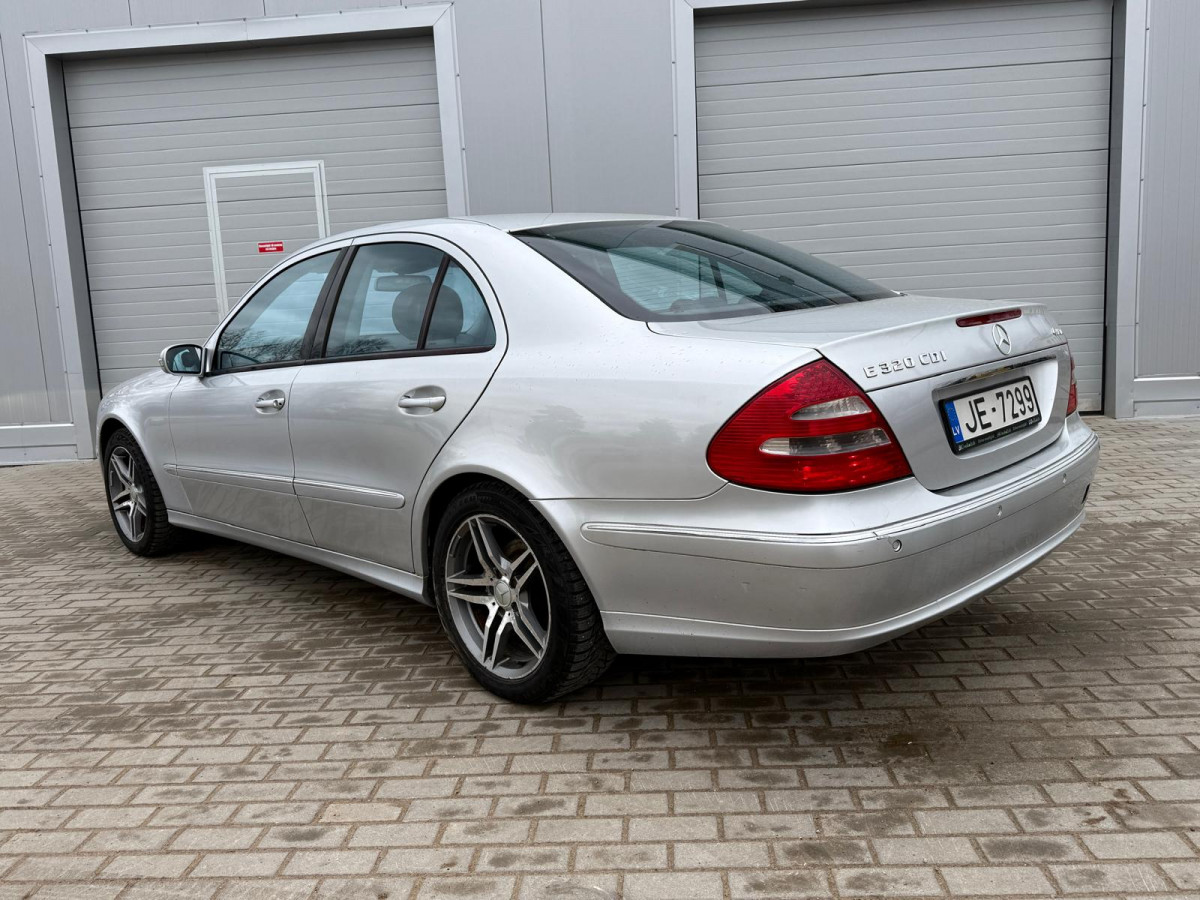 Mercedes Benz E320 4Matic