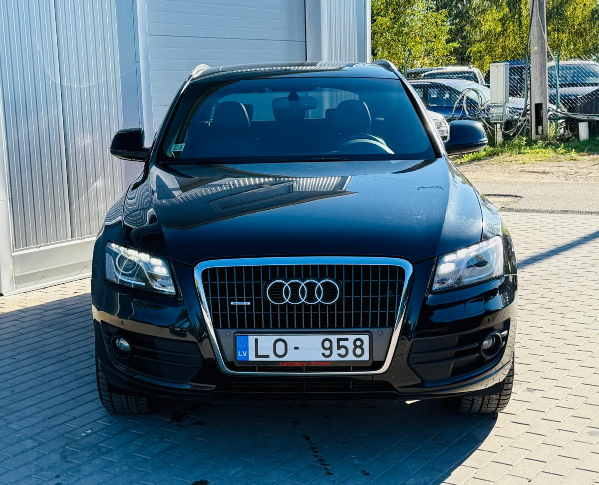 Audi Q5 2.0 benzīns.