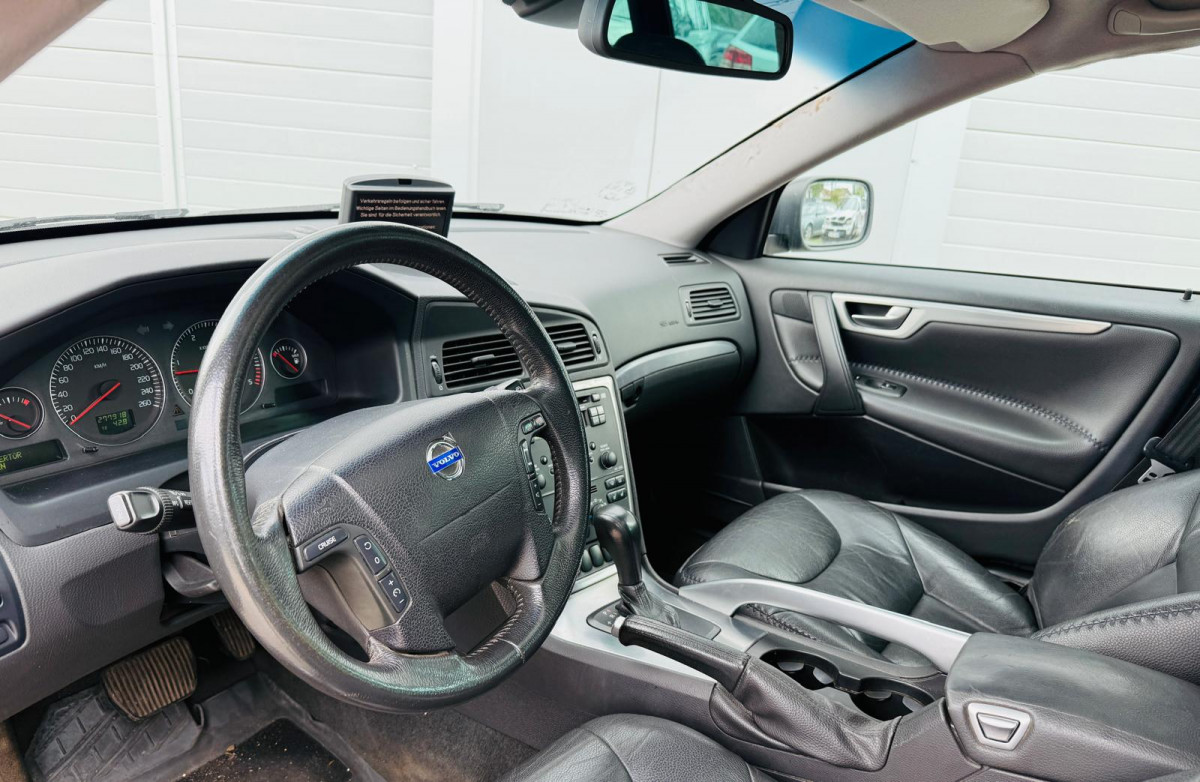 Volvo XC70 2.4D5 AWD.