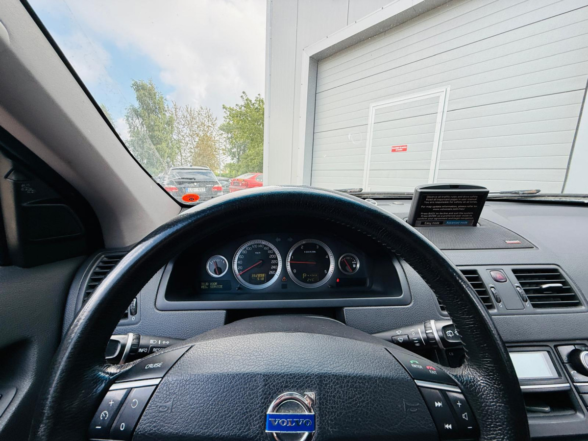 Volvo XC90 2.4D5 7 sēdvietas.