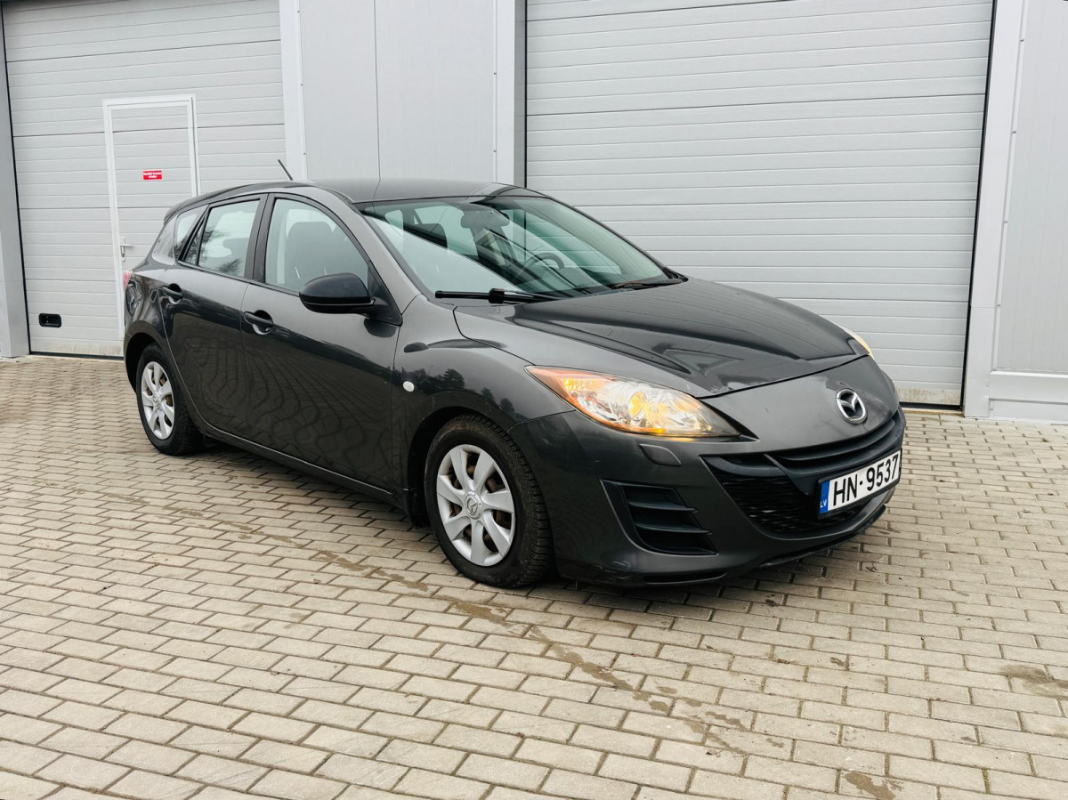 Mazda 3, 1.6 benzīns.