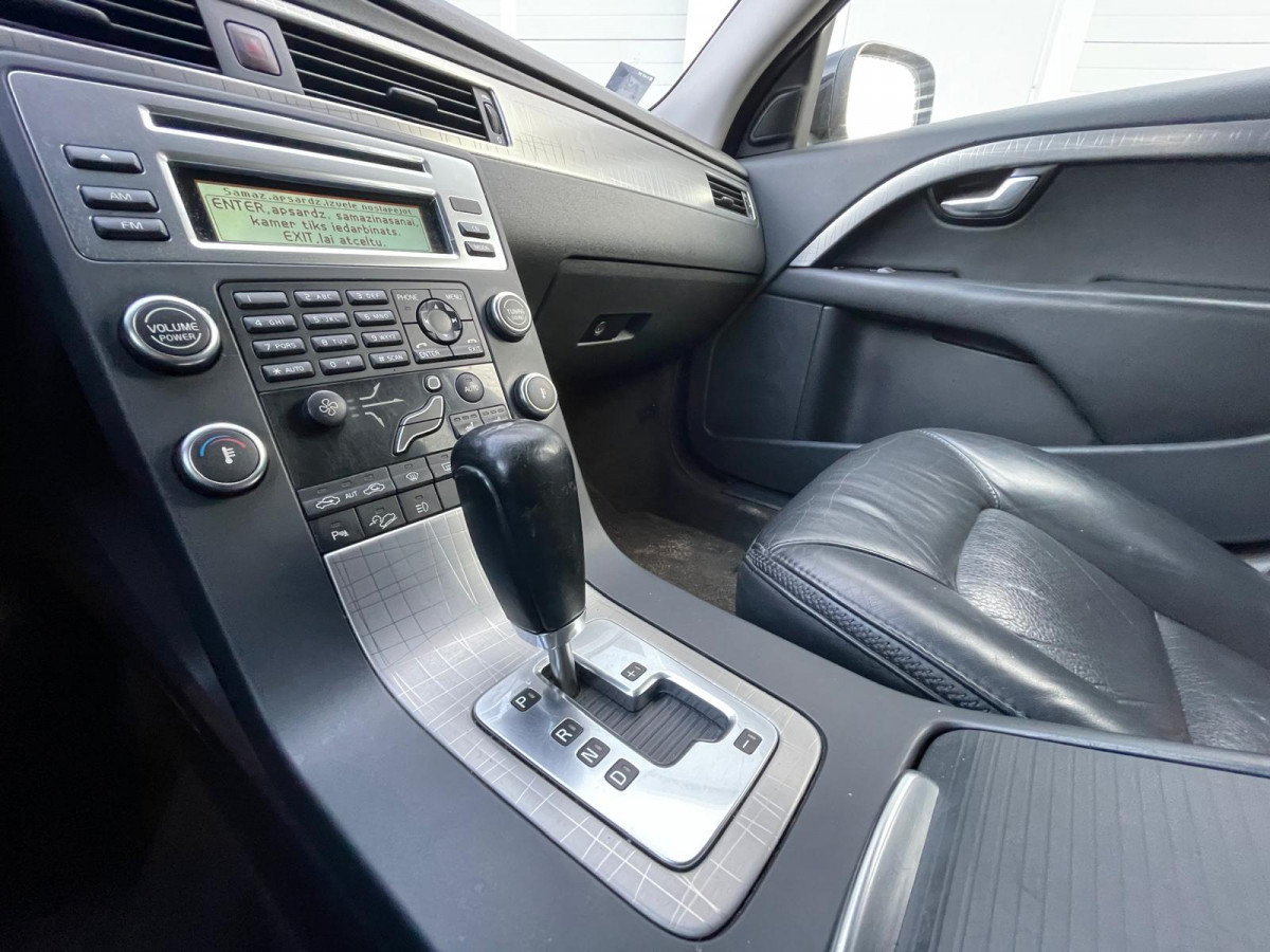 Volvo XC70 2.4D5 AWD.