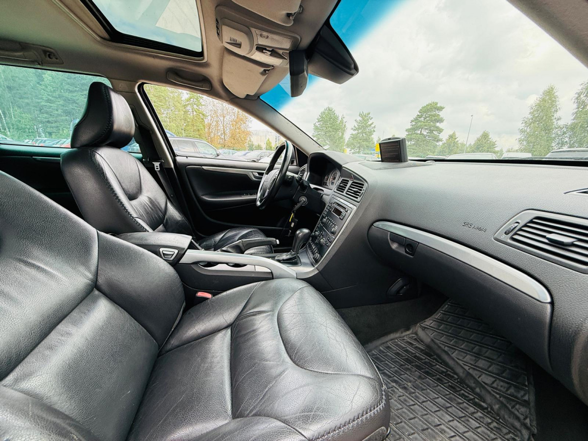 Volvo XC70 2.4D5 AWD.