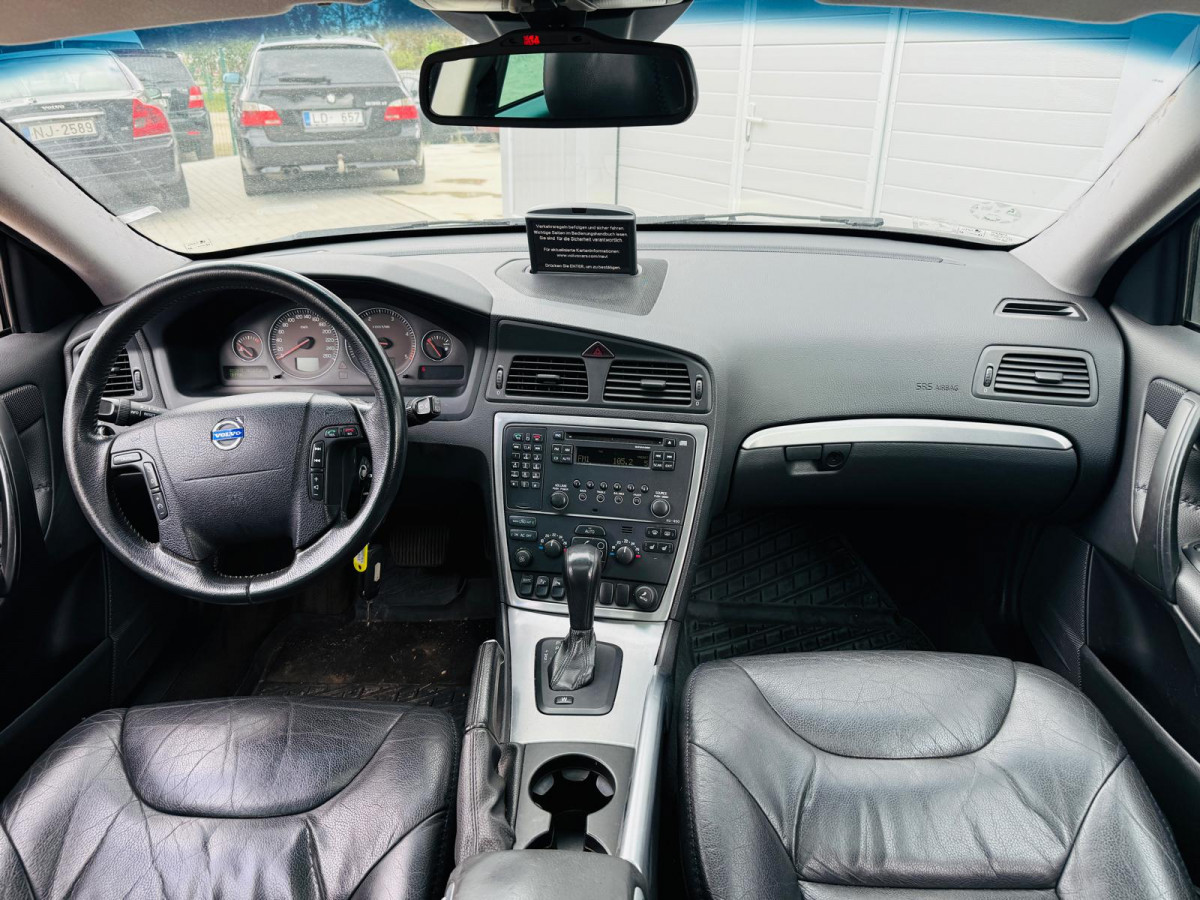 Volvo XC70 2.4D5 AWD.