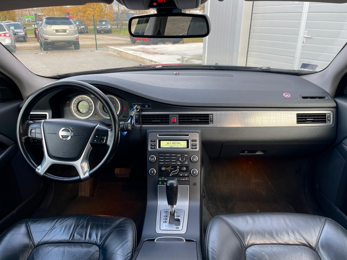 Volvo XC70 2.4D5 AWD.