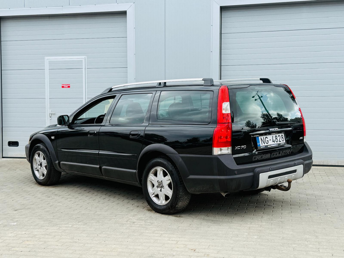 Volvo XC70 2.4D5 AWD.