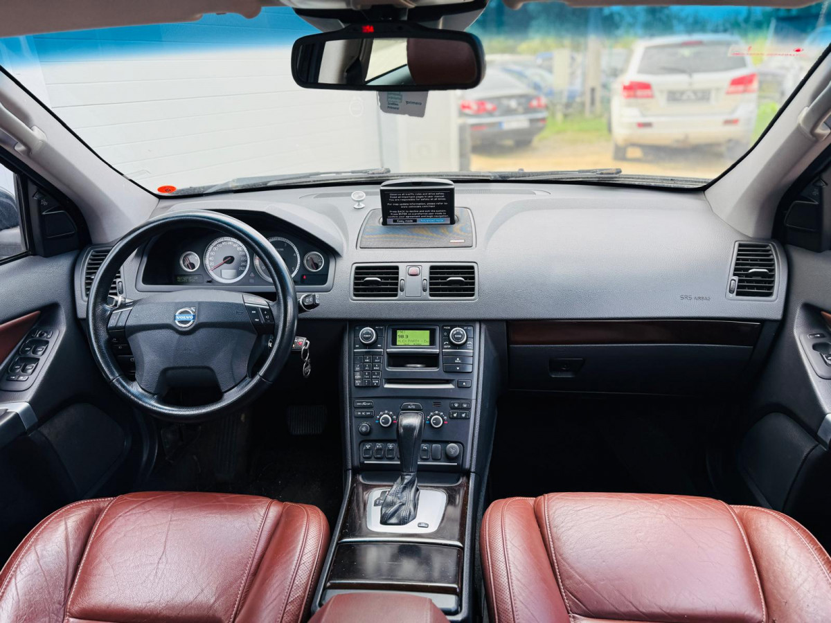 Volvo XC90 2.4D5 7 sēdvietas.