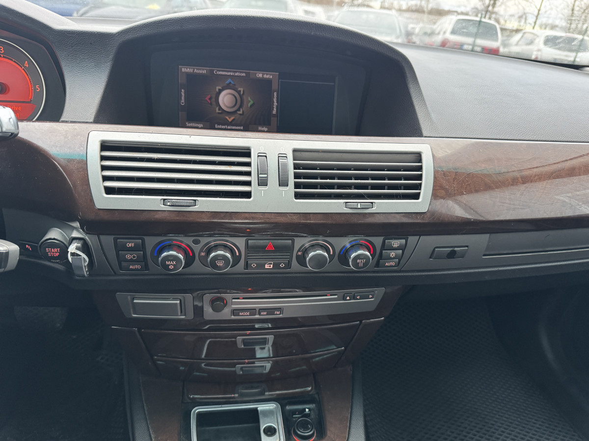 BMW 730