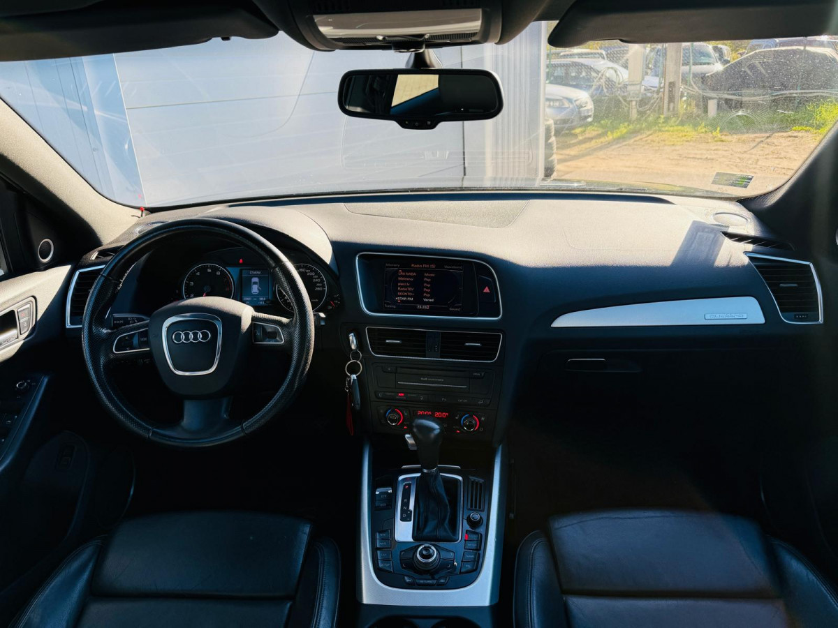 Audi Q5 2.0 benzīns.