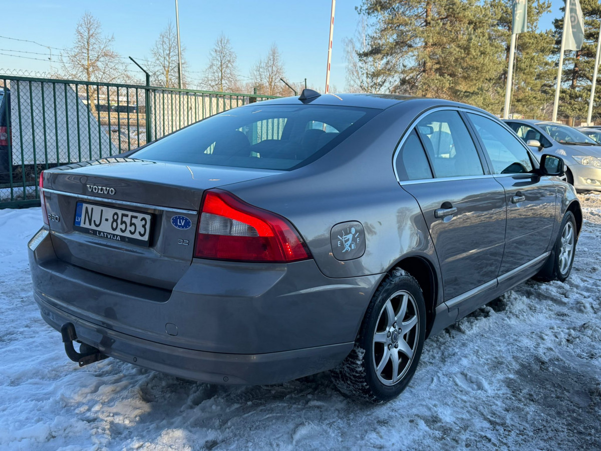 VOLVO S80