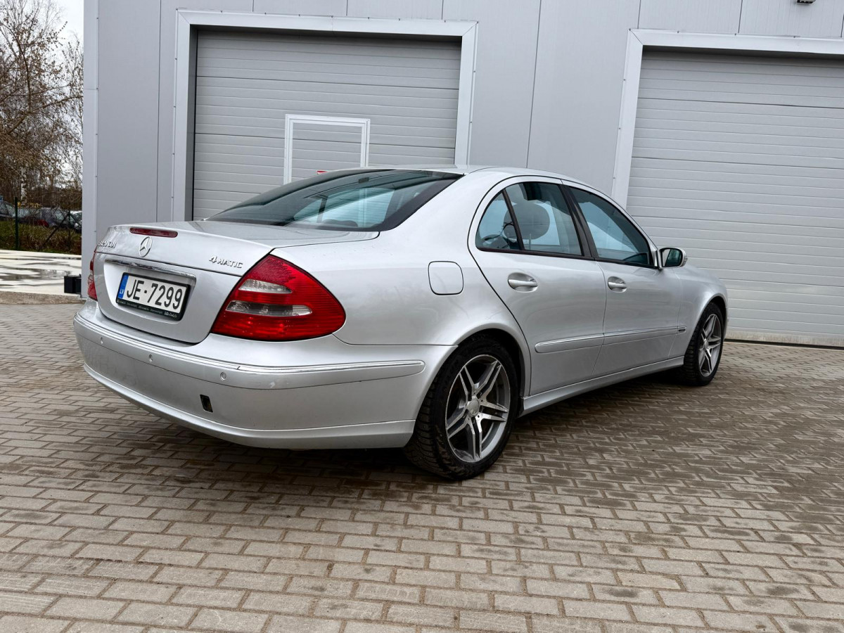 Mercedes Benz E320 4Matic