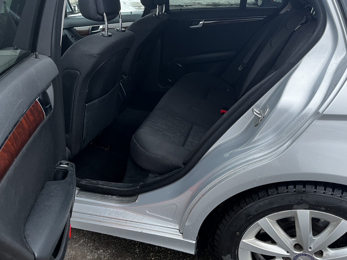 Mercedes-Benz  C220CDI