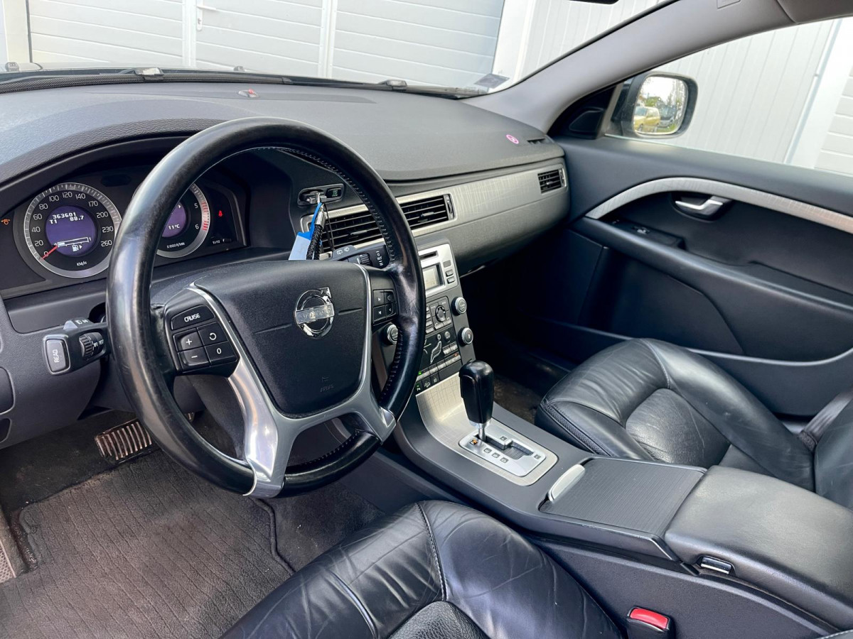 Volvo XC70 2.4D5 AWD.