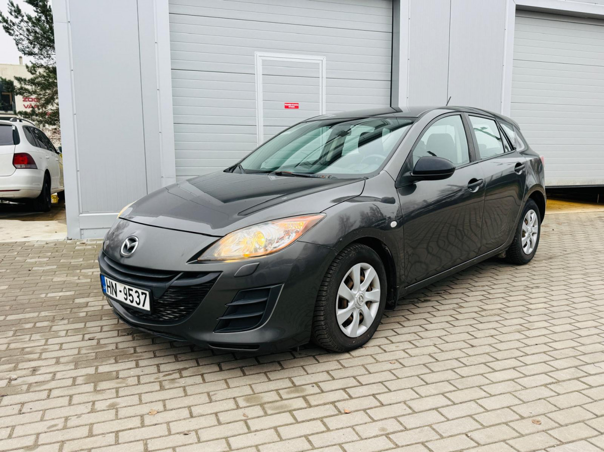 Mazda 3, 1.6 benzīns.