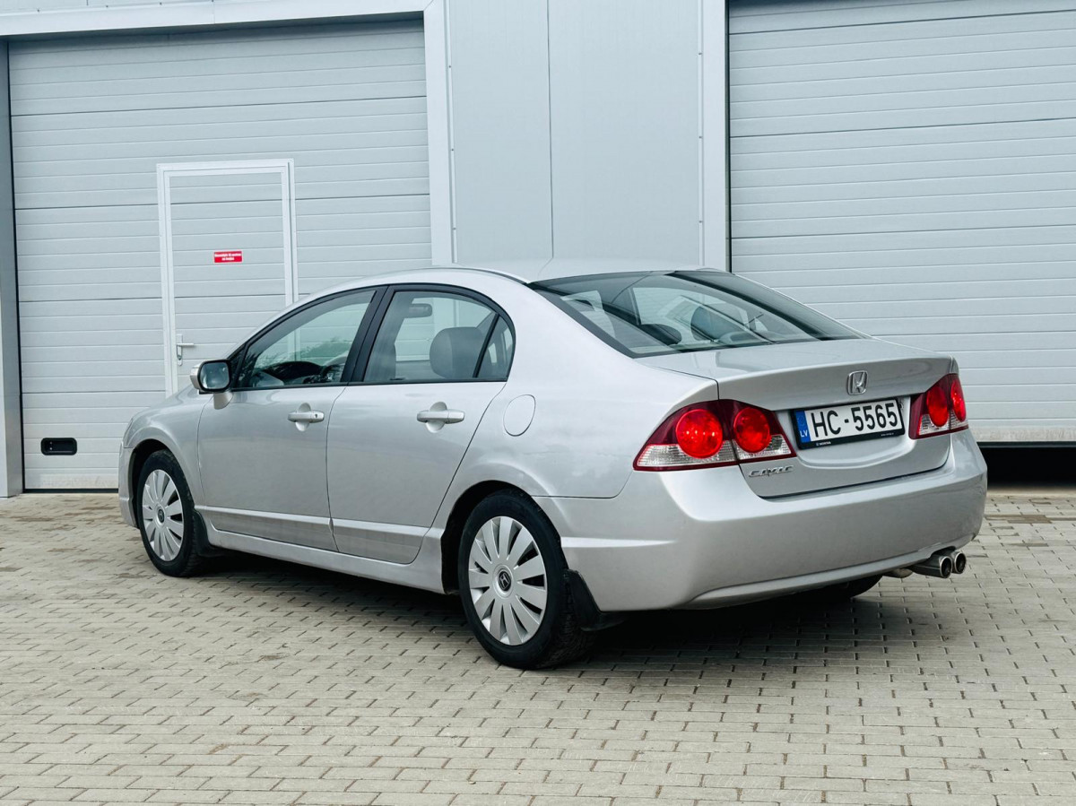 Honda Civic 1.8 benzīns