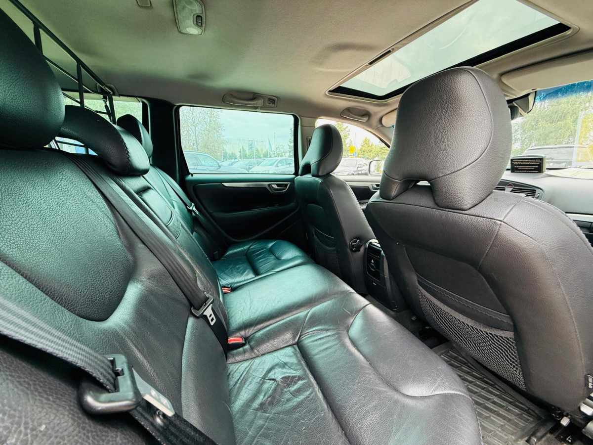 Volvo XC70 2.4D5 AWD.