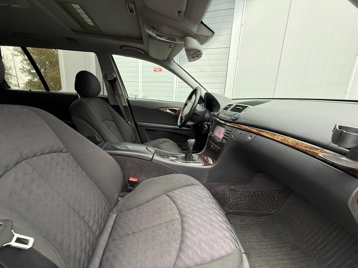 Mercedes Benz E240 2.6 benzīns/gāze.