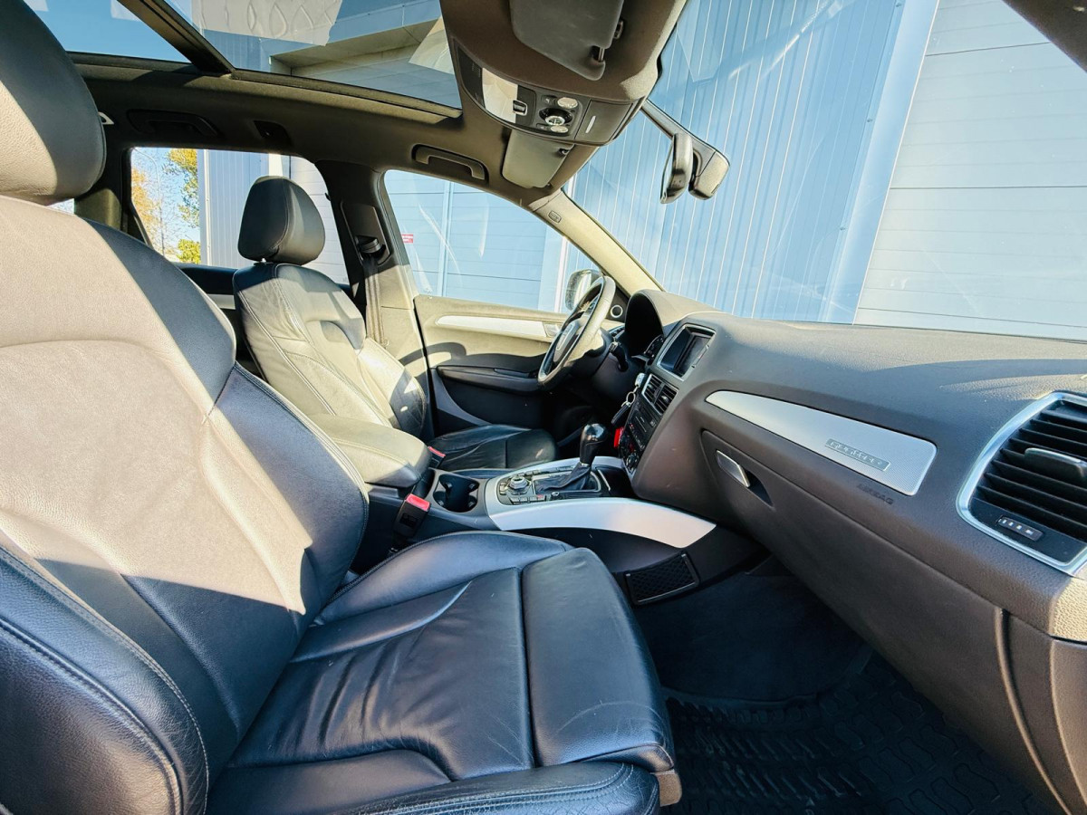 Audi Q5 2.0 benzīns.