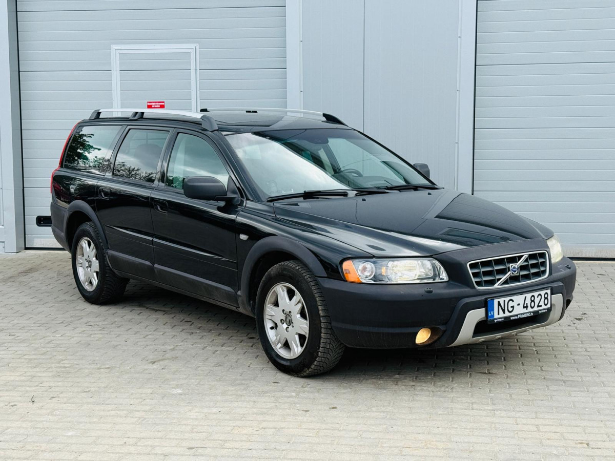 Volvo XC70 2.4D5 AWD.