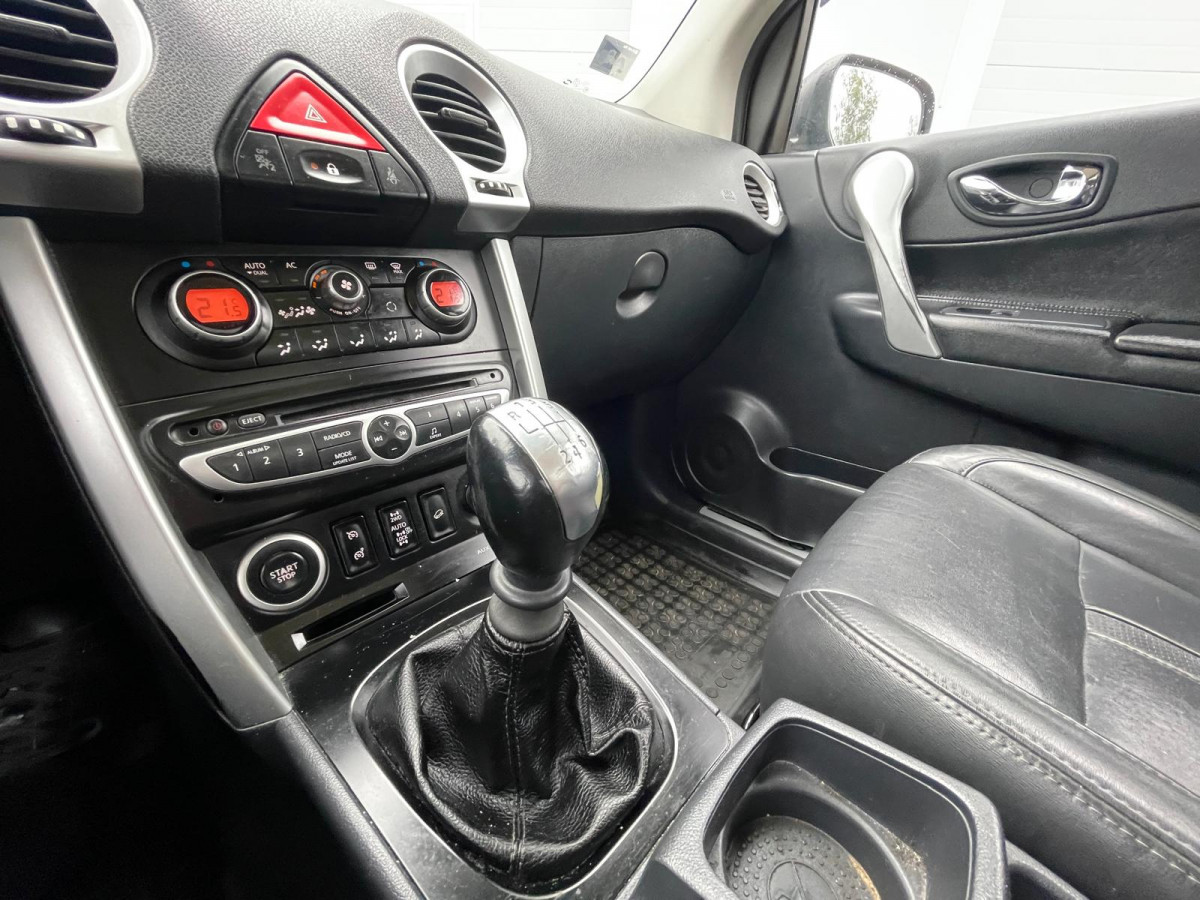 RENAULT KOLEOS 2.5 benzīns/gāze