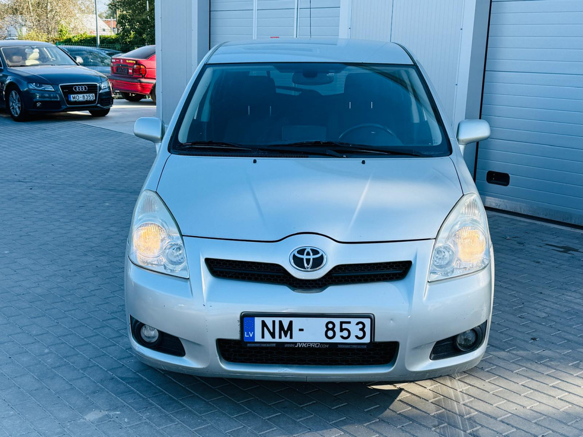TOYOTA COROLLA VERSO 2.2 D4D