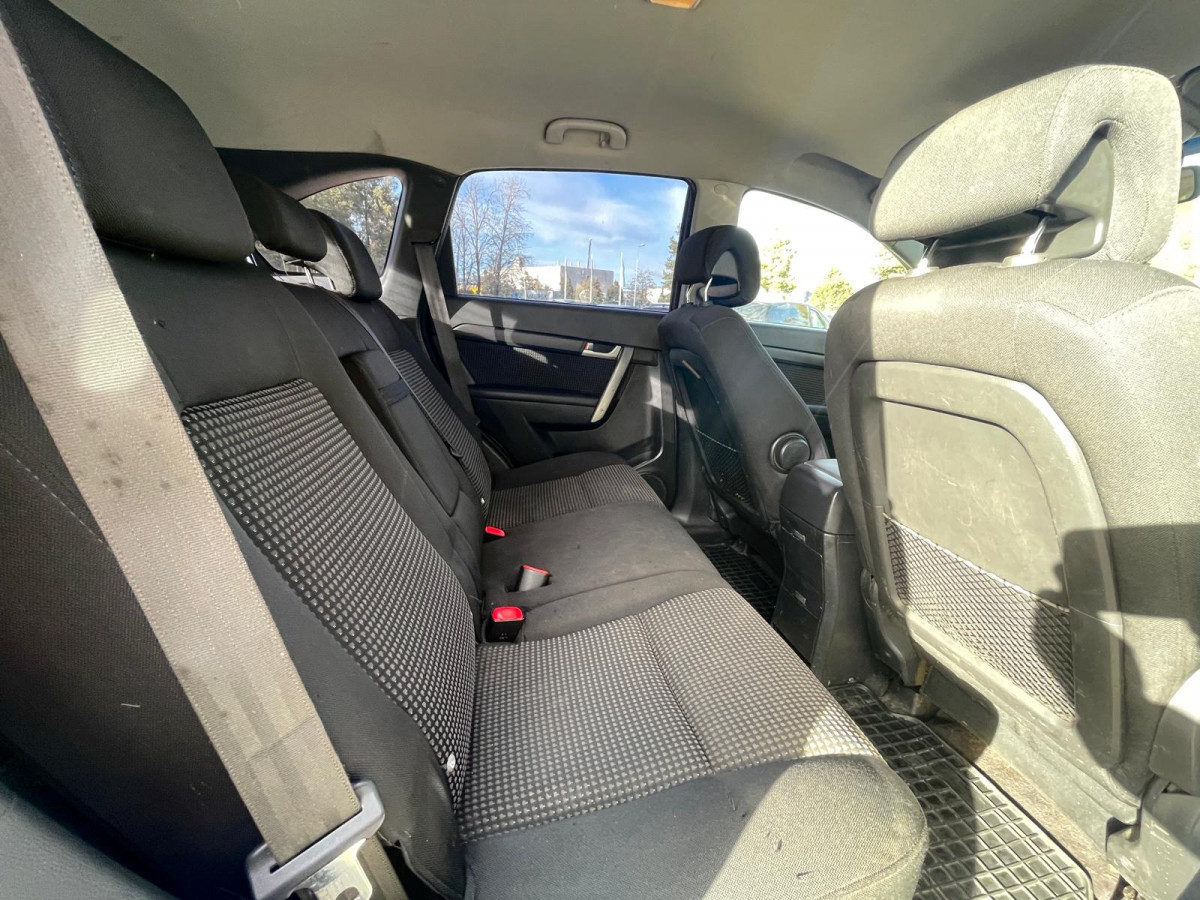 Chevrolet Captiva 2.4 benzīns.