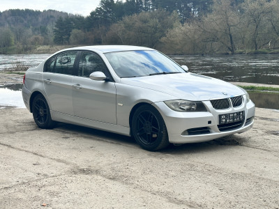 BMW 320i