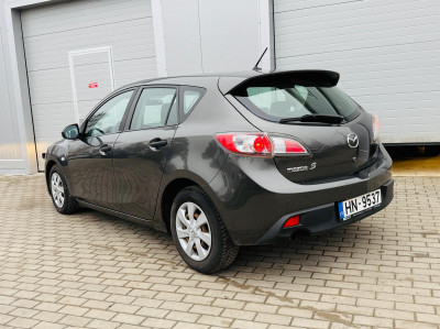 Mazda 3, 1.6 benzīns.
