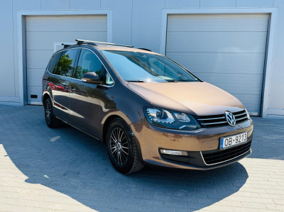VW Sharan 1.4TSI benzīns, 7 sēdvietas.