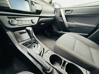 Toyota Corolla 1.6 benzīns/gāze.