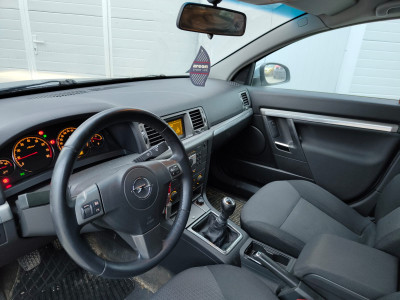 Opel Signum 2.2 benzīns