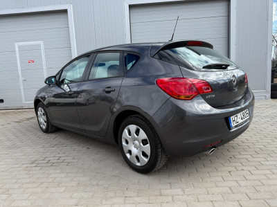 Opel Astra 1.4 benzīns
