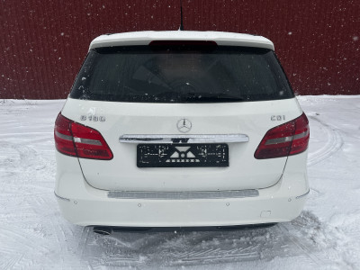 Mercedes Benz B180