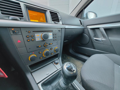 Opel Signum 2.2 benzīns