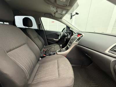 Opel Astra 1.6 benzīns.