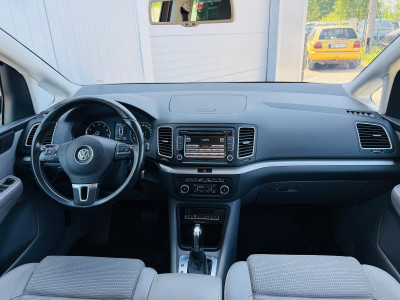 VW Sharan 1.4TSI benzīns, 7 sēdvietas.