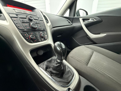 Opel Astra 1.6 benzīns.